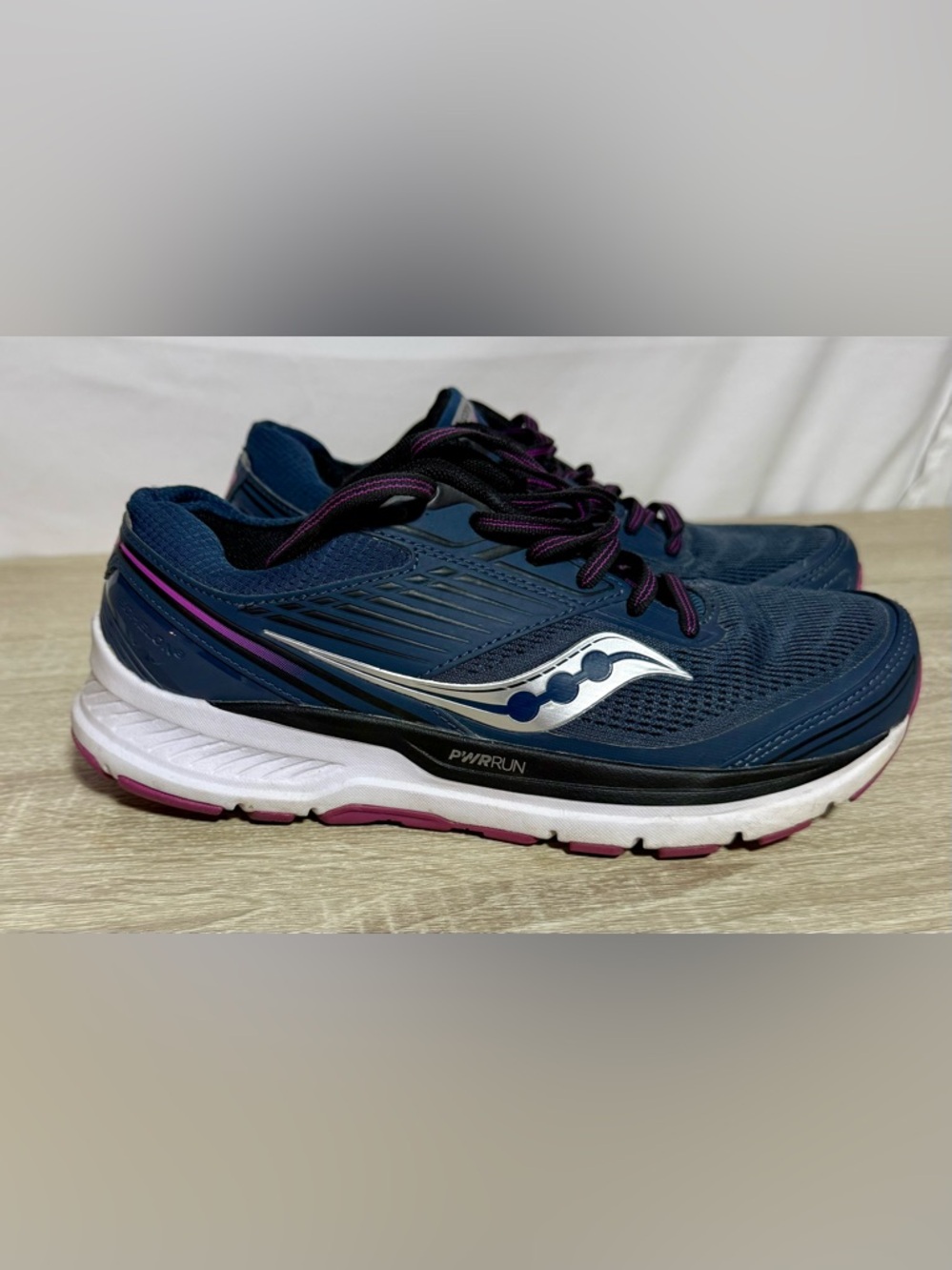 Womens Saucony Echelon 8 size 8 Athletic Running Shoes